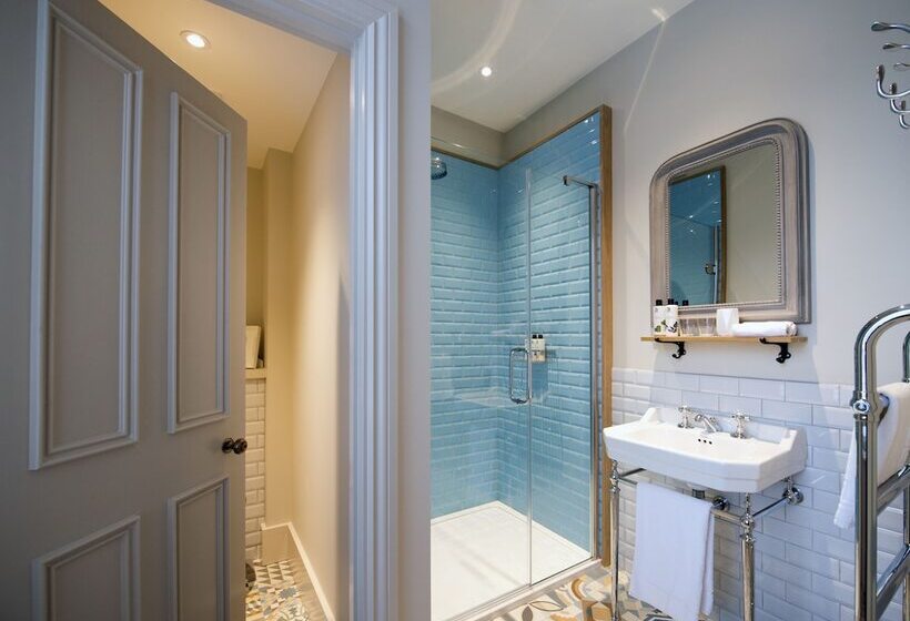 فندق The Coach House