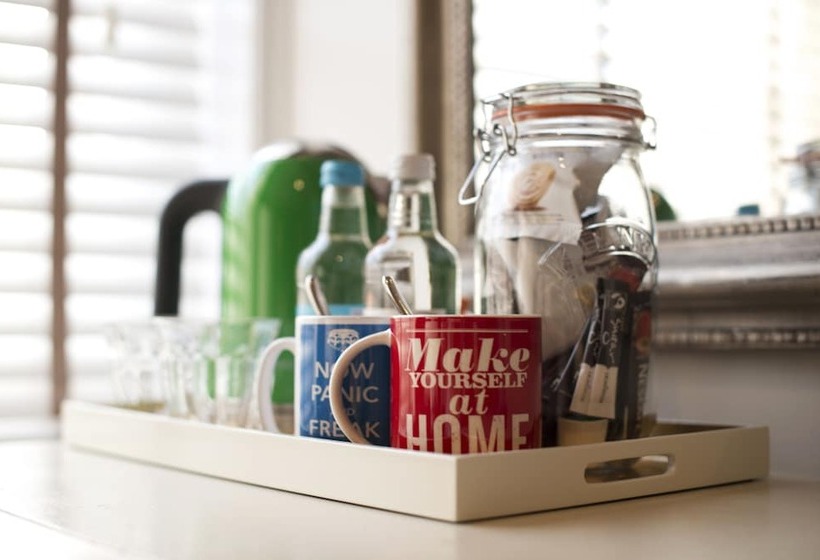 فندق The Coach House