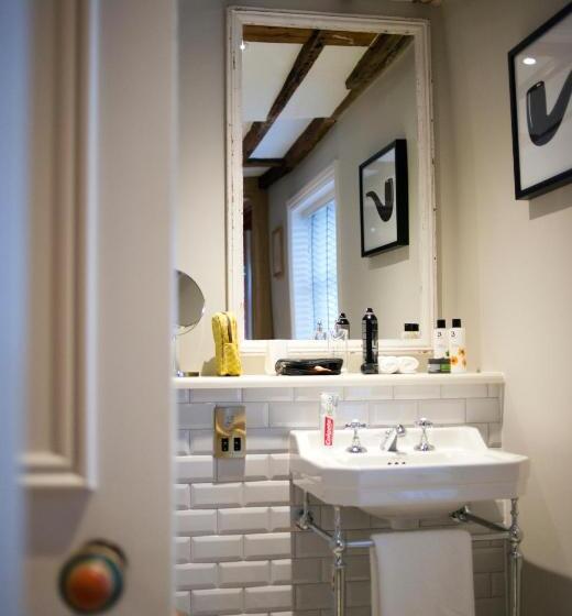 فندق The Coach House