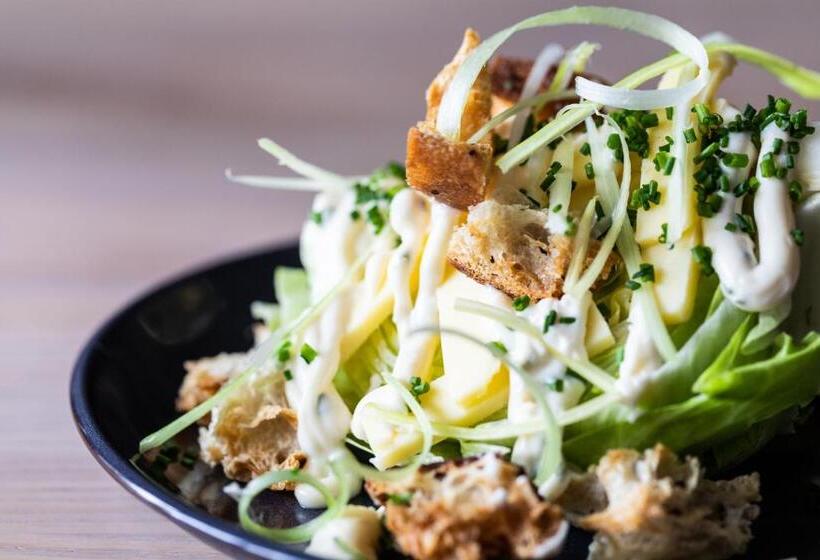 فندق The Coach House