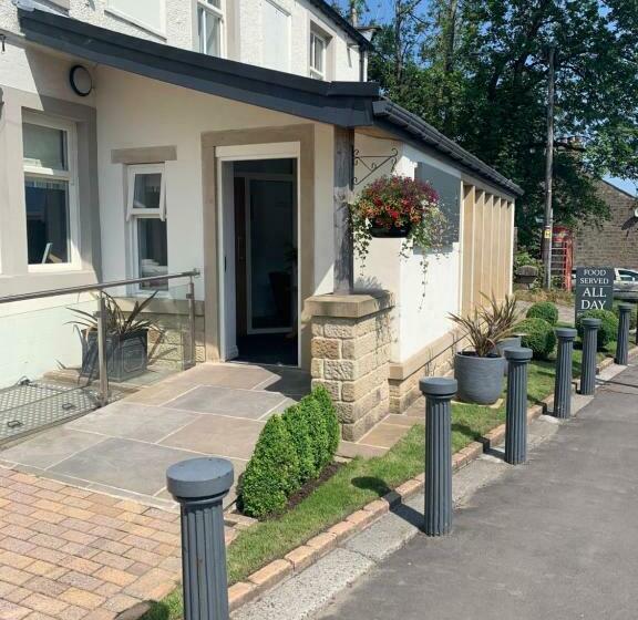 Отель The Craven Heifer Inn