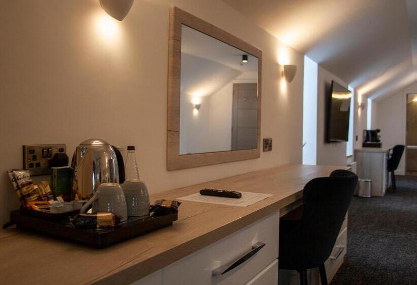 Отель The Craven Heifer Inn