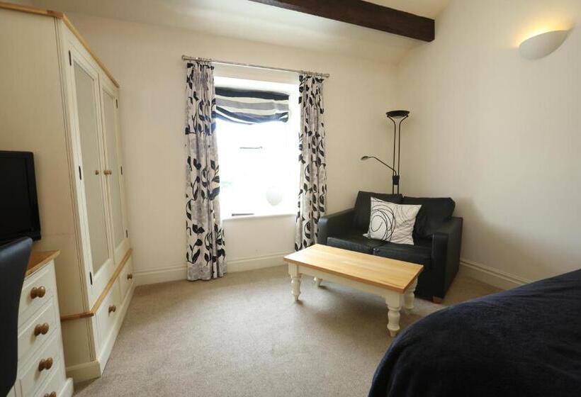 Отель The Craven Heifer Inn