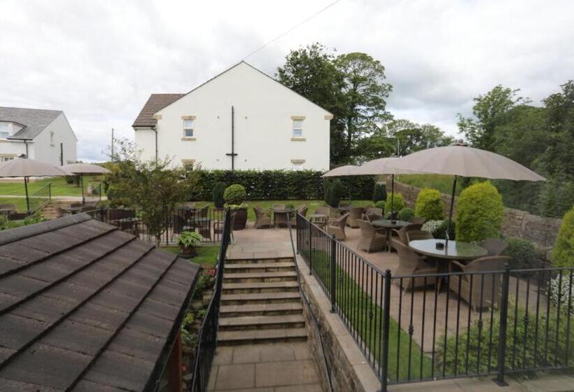 Отель The Craven Heifer Inn