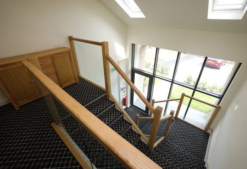 Отель The Craven Heifer Inn