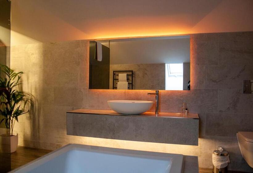 Отель The Craven Heifer Inn