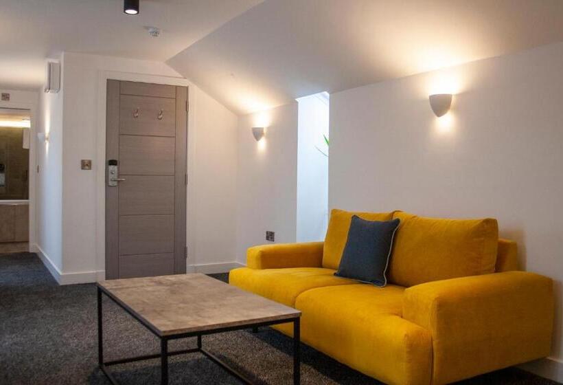 Отель The Craven Heifer Inn