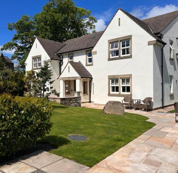 Отель The Craven Heifer Inn