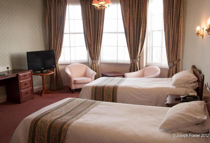 Отель The Esplanade