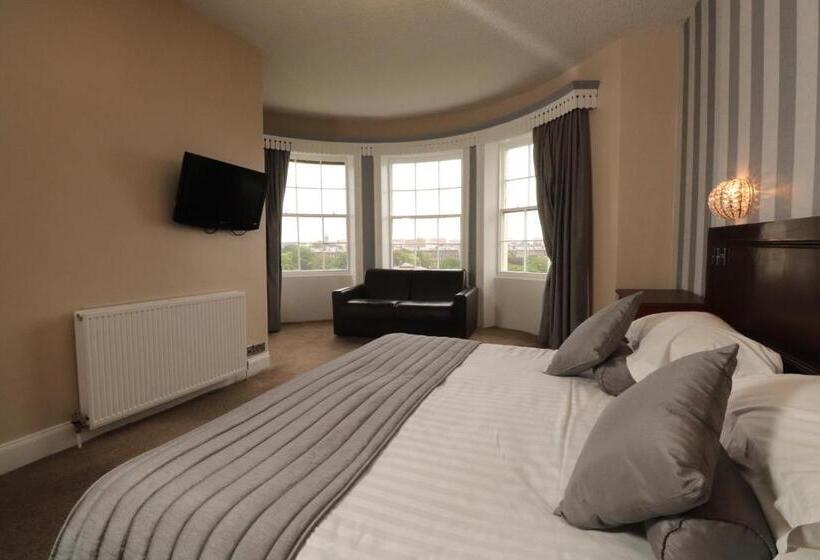 Отель The Esplanade