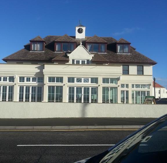 בית מלון כפרי The Fairways