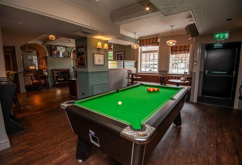 호텔 The George Inn