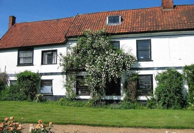 Отель The Griffin