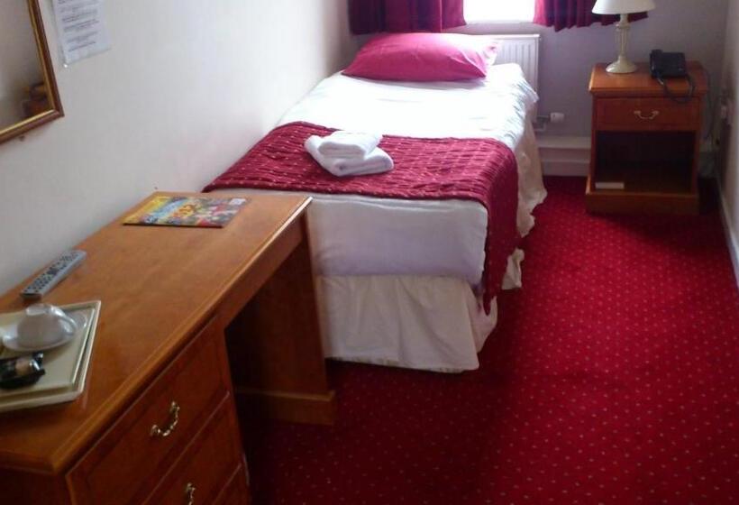 Отель The Griffin