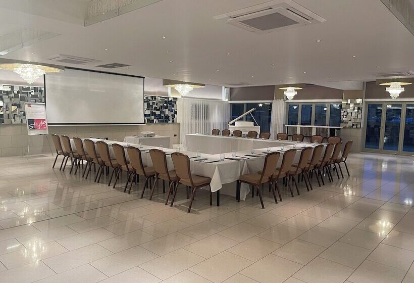 Отель The Mansefield