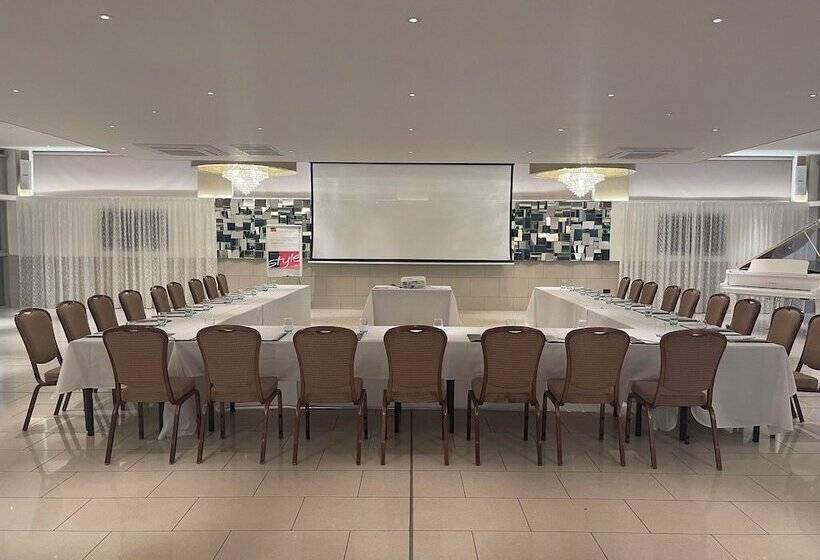 Отель The Mansefield