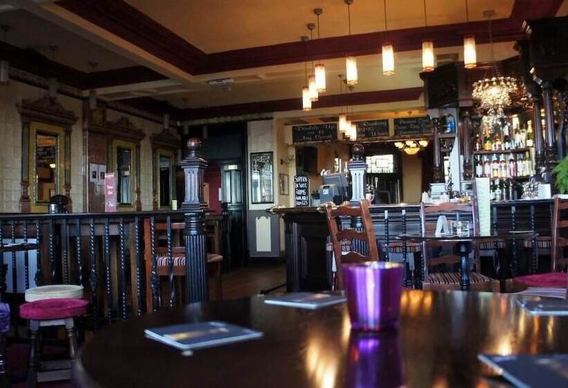 Отель The Royal