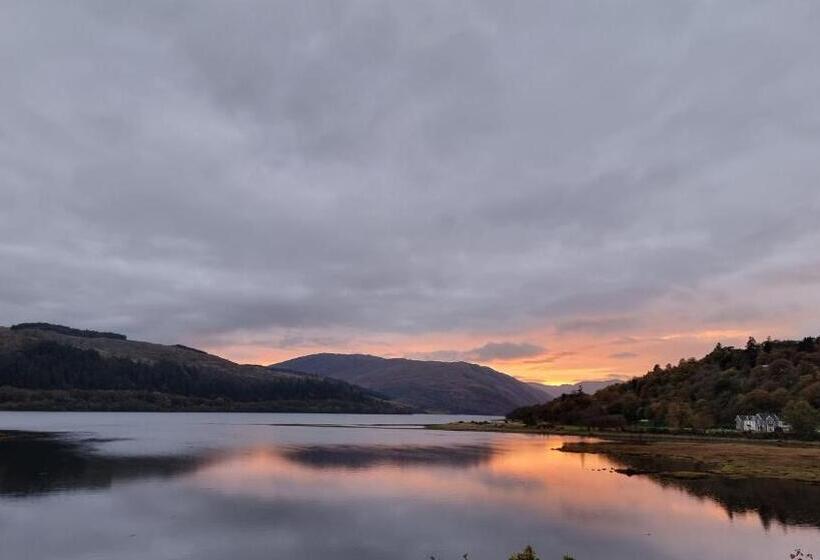 Отель The Strontian