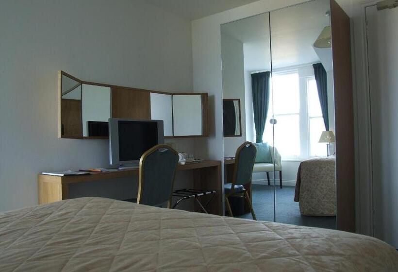 Отель The Victoria