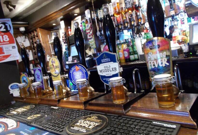 Отель The White Lion