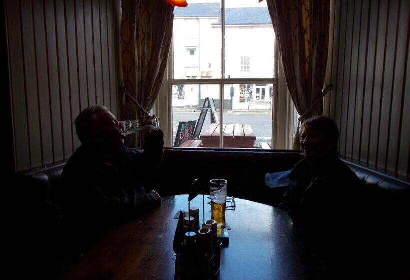 Отель The White Lion