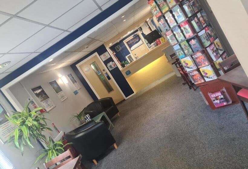 Мотель Redwings Lodge Dunstable