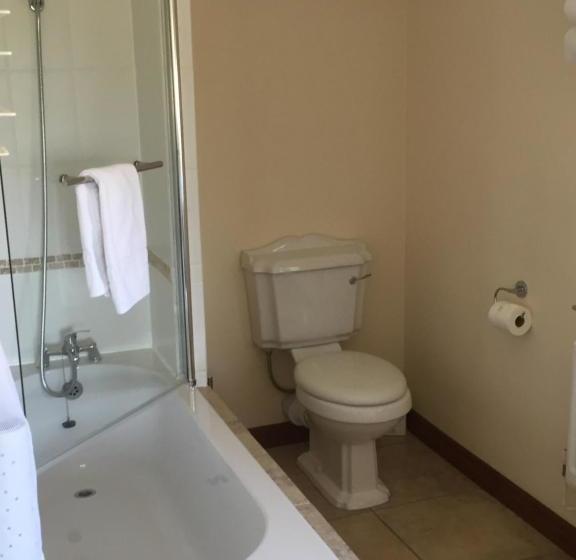 Oaklodge Bed And Breakfast