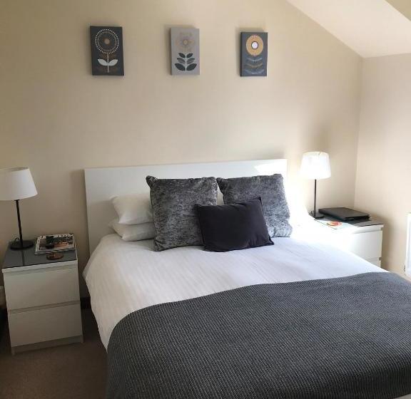 Oaklodge Bed And Breakfast