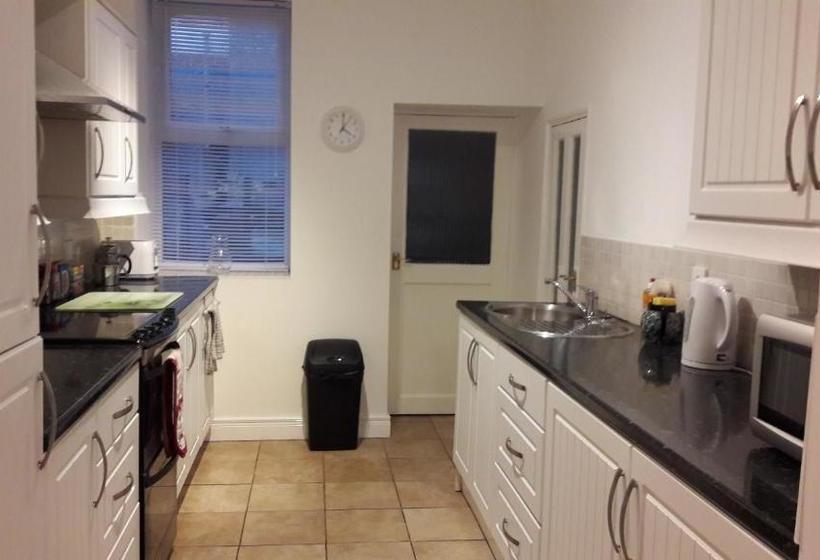 ユースホステル Portrush Townhouse