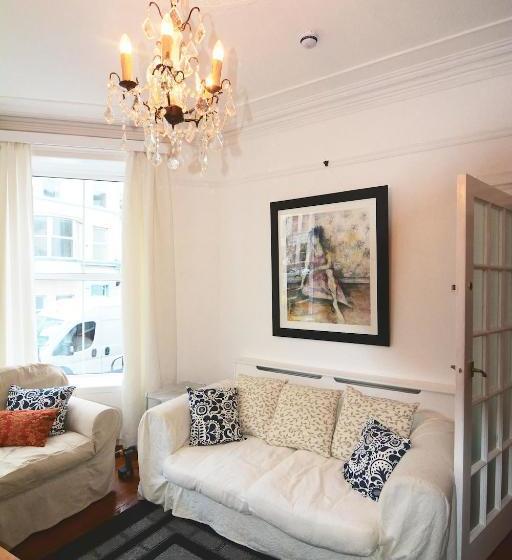 ユースホステル Portrush Townhouse