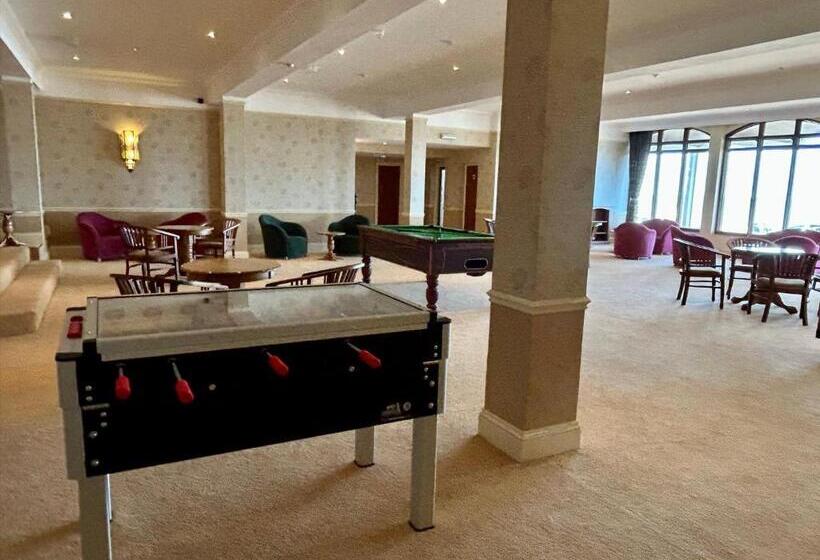 Sandringham Hotel   Seafront, Sandown   Free Car Ferry