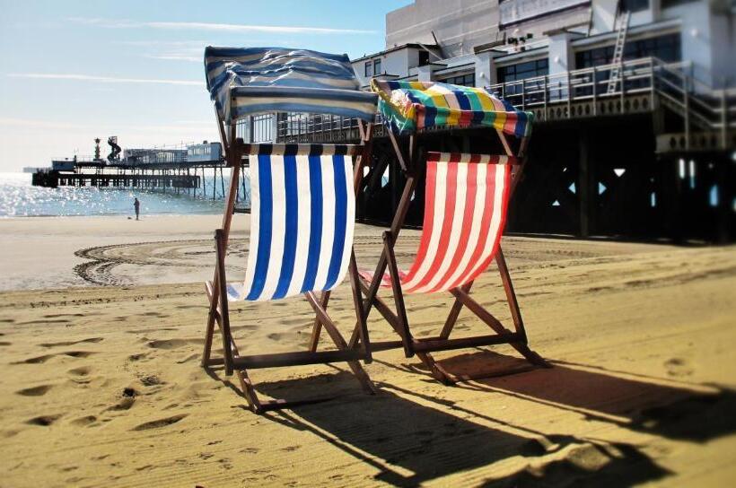 Sandringham Hotel   Seafront, Sandown   Free Car Ferry