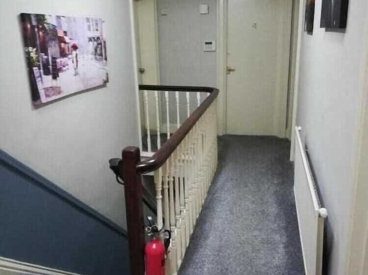 민박 Spring Grove Tavern