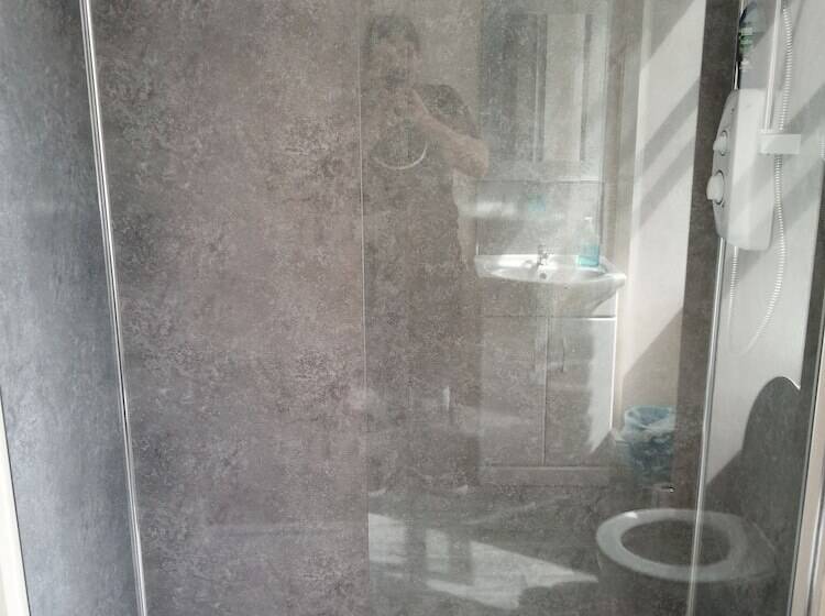 민박 Spring Grove Tavern