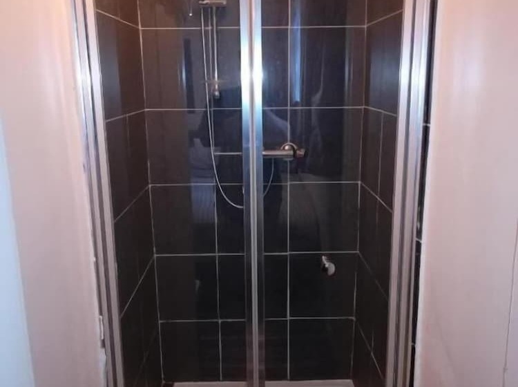 민박 Spring Grove Tavern