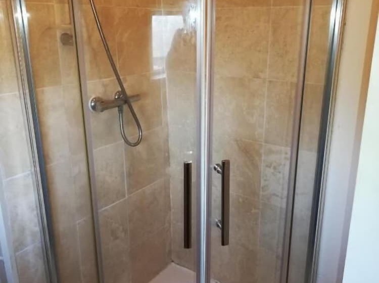 민박 Spring Grove Tavern