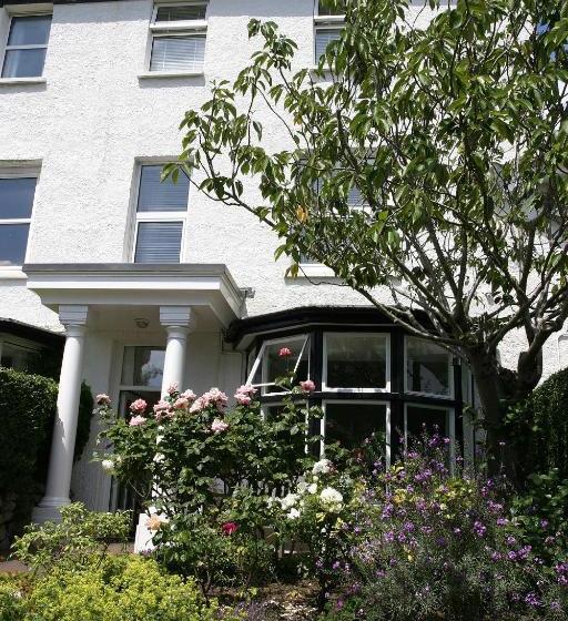 تختخواب و صبحانه The Swallows B And B