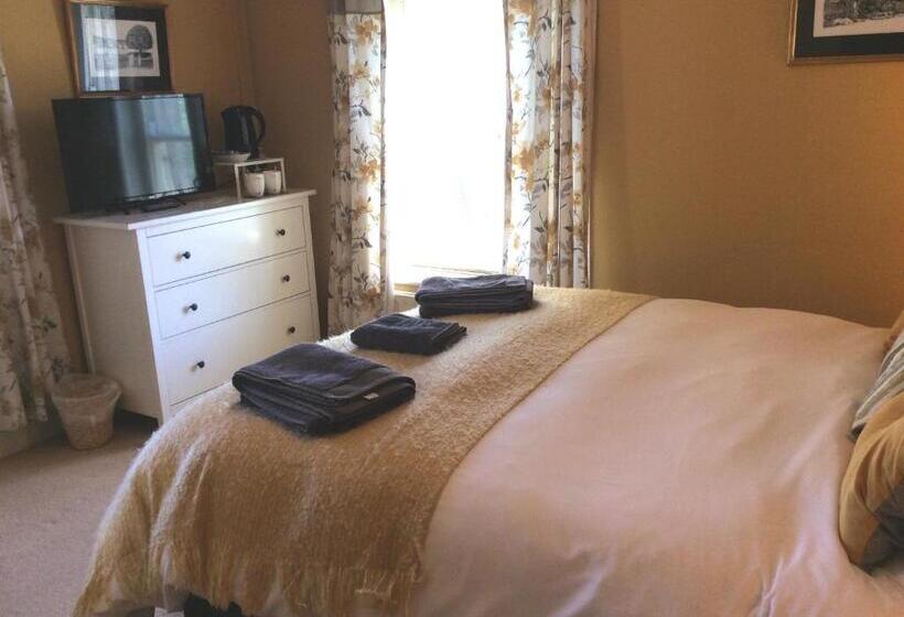 Thropton Demesne Farmhouse B&b