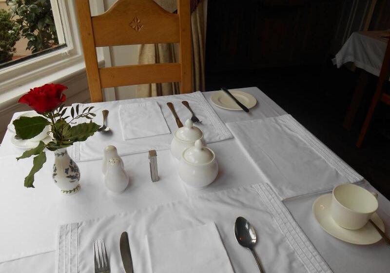 Bed and Breakfast Victoria House Room Only Accommodation