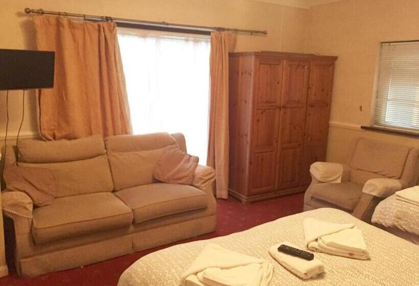 Welbeck Hotel   Close To Beach, Train Station & Southend Airport