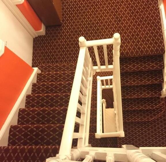 Welbeck Hotel   Close To Beach, Train Station & Southend Airport