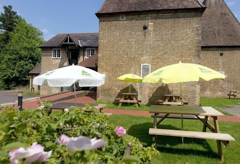 Yha Medway   Hostel