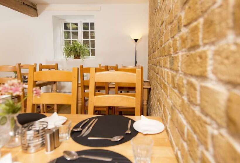 Yha Medway   Hostel