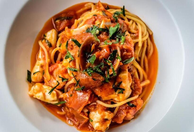 281 Hotel & Restaurant