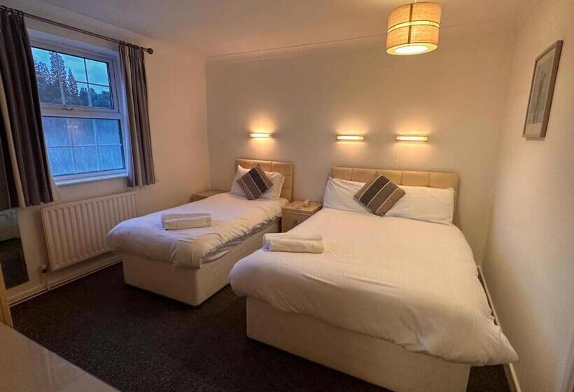 281 Hotel & Restaurant