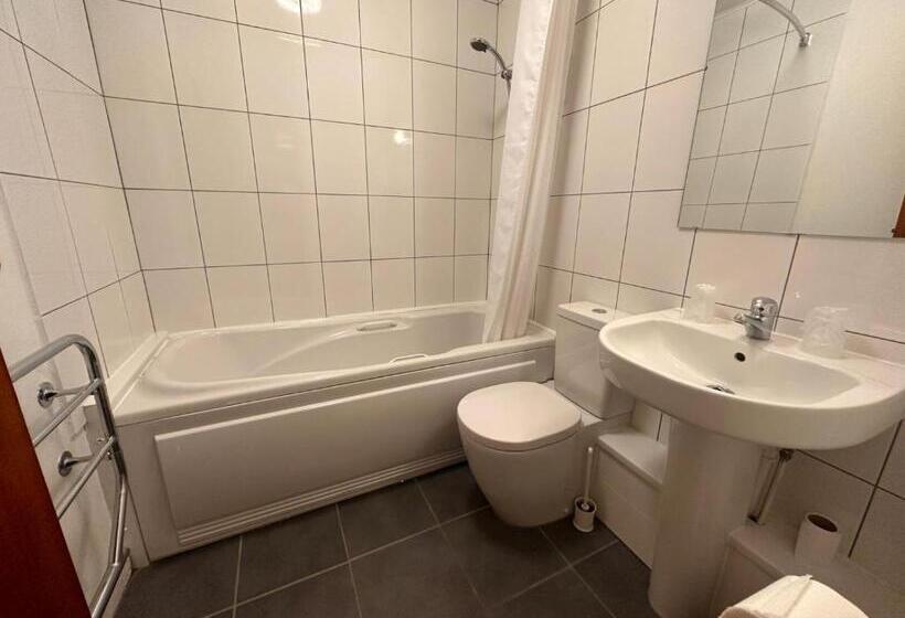 281 Hotel & Restaurant