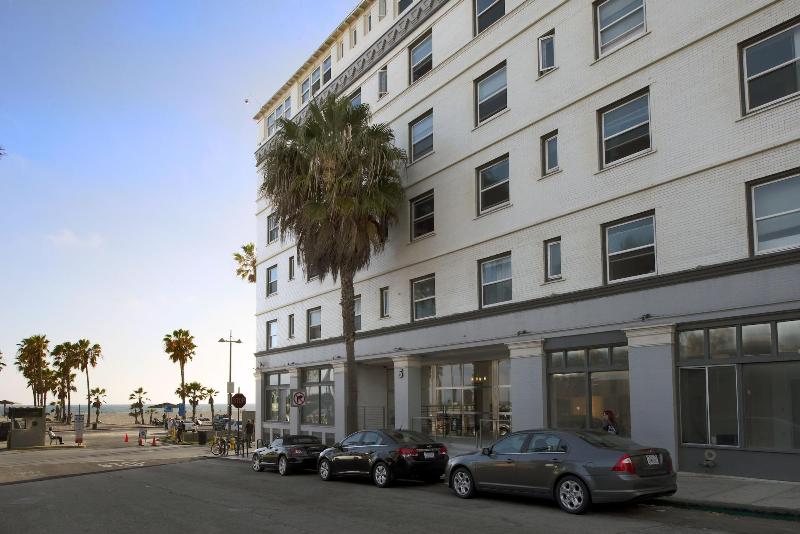 Air Venice On The Beach