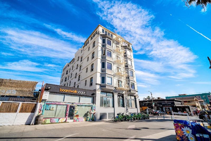 Air Venice On The Beach