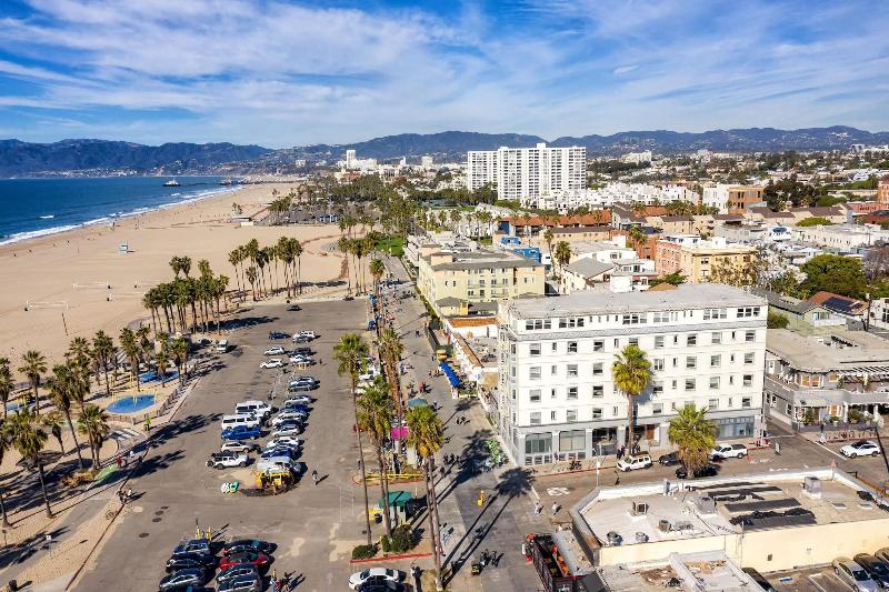 Air Venice On The Beach
