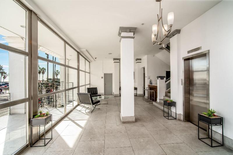 Air Venice On The Beach